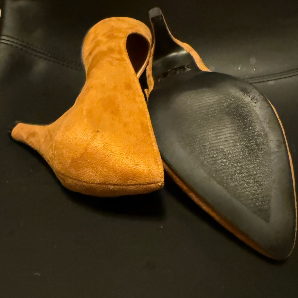 Angel Steps Yellow Bow Pumps - Picture 8 of 10